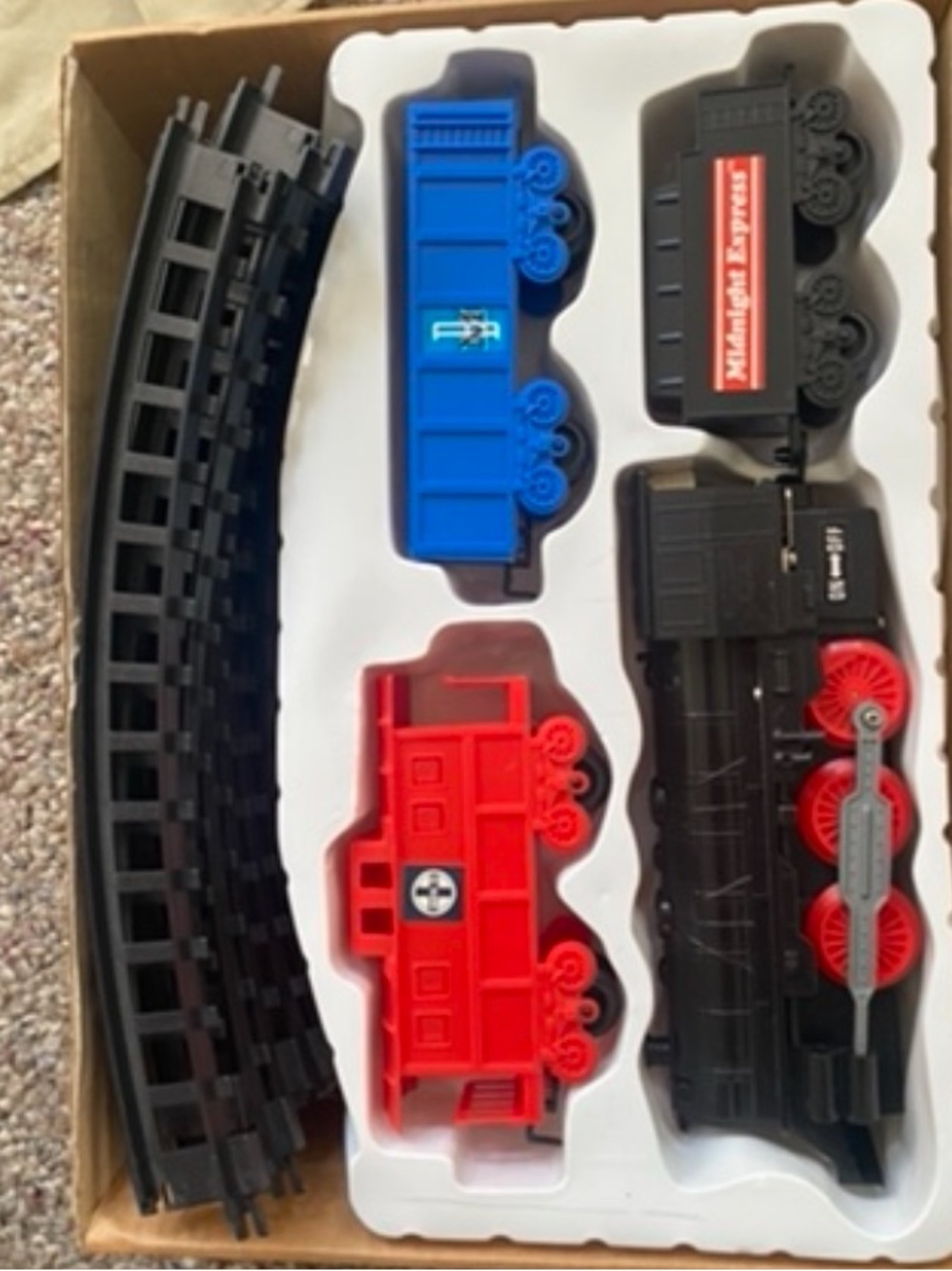 SMOKES Continental Train Set Locomotive, Tender Gondola, Caboose Track Set WORKS